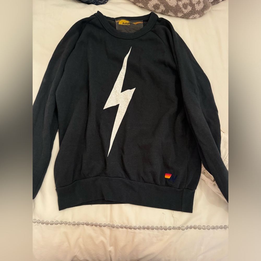 Aritzia crew neck sweatshirt